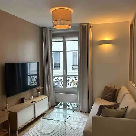 Cocooning & Cosy In Center 17 *